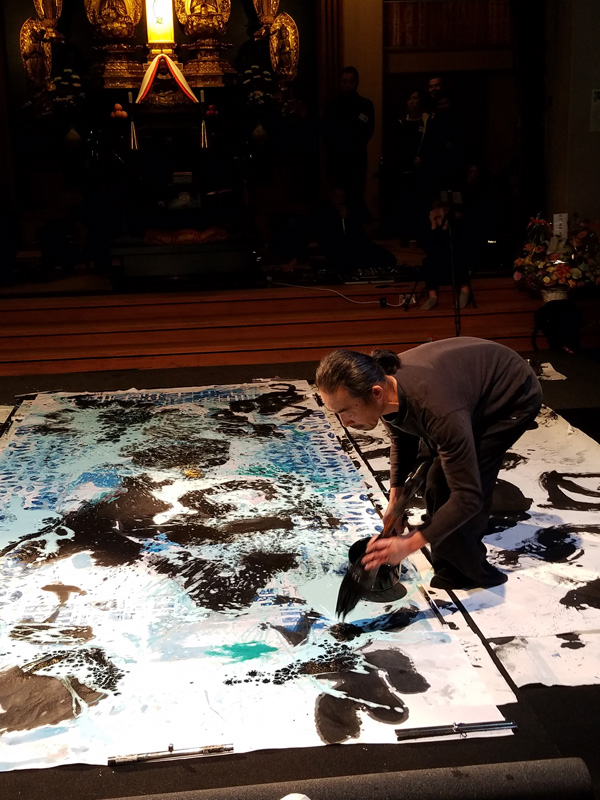 Miriam Bossard Project - Duality - Painting performance