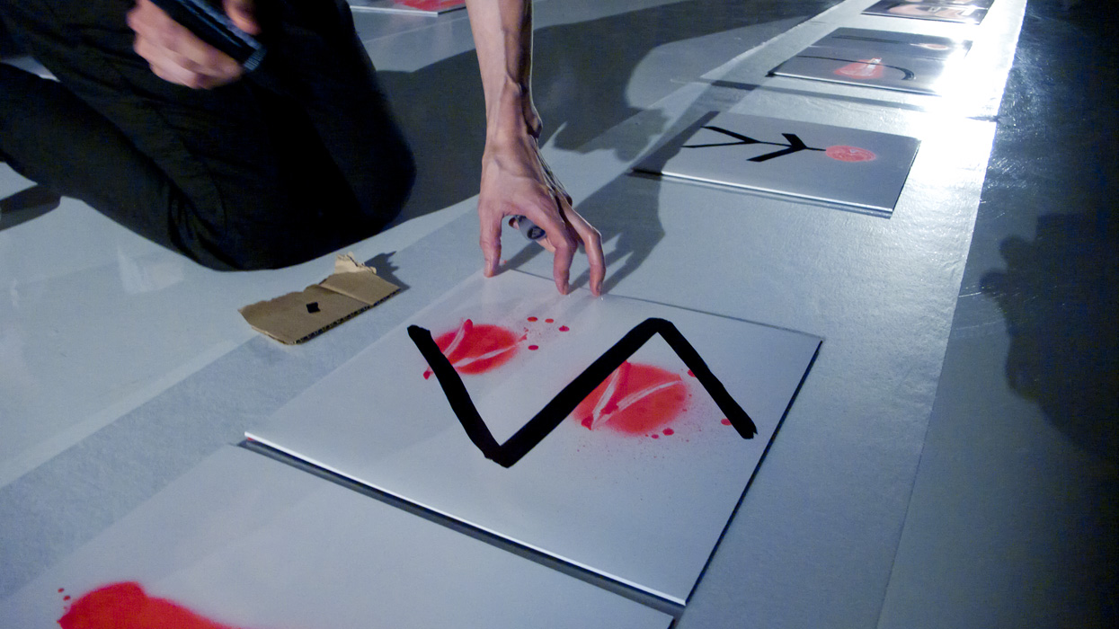 Miriam Bossard Project - Hurt - Painting performance