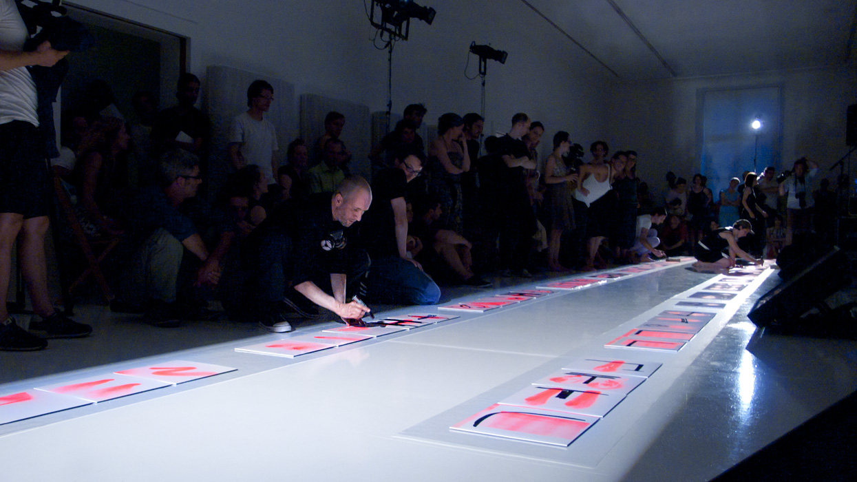 Miriam Bossard Project - Hurt - Painting performance